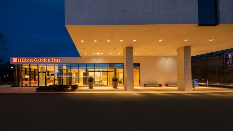 Die Au&szlig;enansicht des 4-Sterne-Hotels, &copy; Hilton Garden Inn Wiener Neustadt