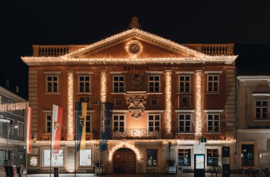 Das weihnachtliche Rathaus, © Busyshutters