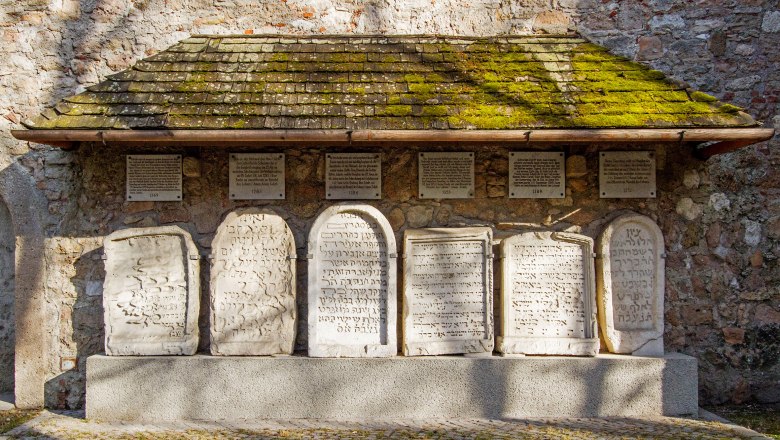 Jewish tombstones, © Michael Weller