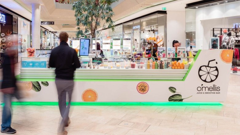 Ein Saft- und Smoothie-Stand namens O'Mellis in dem Fischapark Einkaufszentrum.