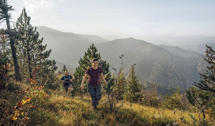 Wandern in der Herbstsonne, © Red Bull Mediahouse