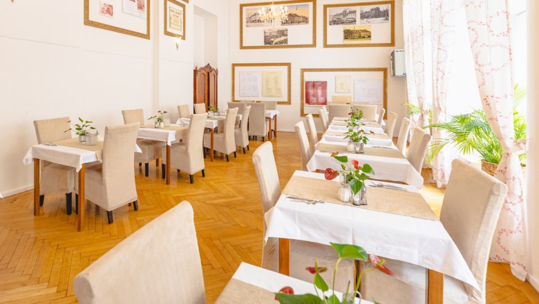 Hotel Zentral Frühstücksraum, © busyshutters/ Hotel Zentral Schwartz GmbH